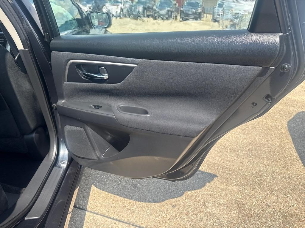 Nissan Altima 4dr Sdn I4 2.5 SV 2015