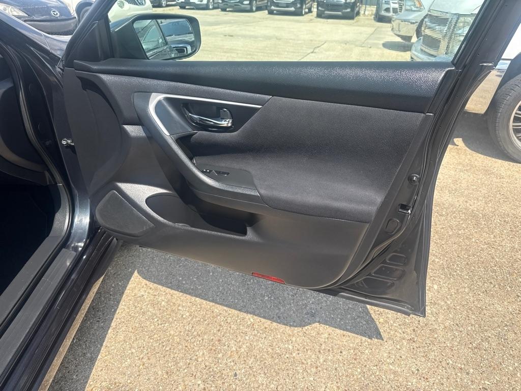 Nissan Altima 4dr Sdn I4 2.5 SV 2015
