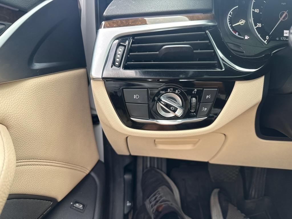 BMW 5 Series 540i Sedan 2017