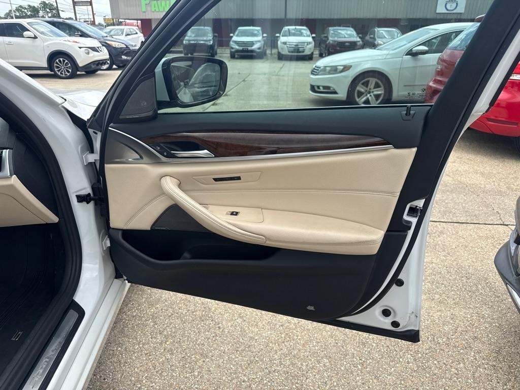 BMW 5 Series 540i Sedan 2017