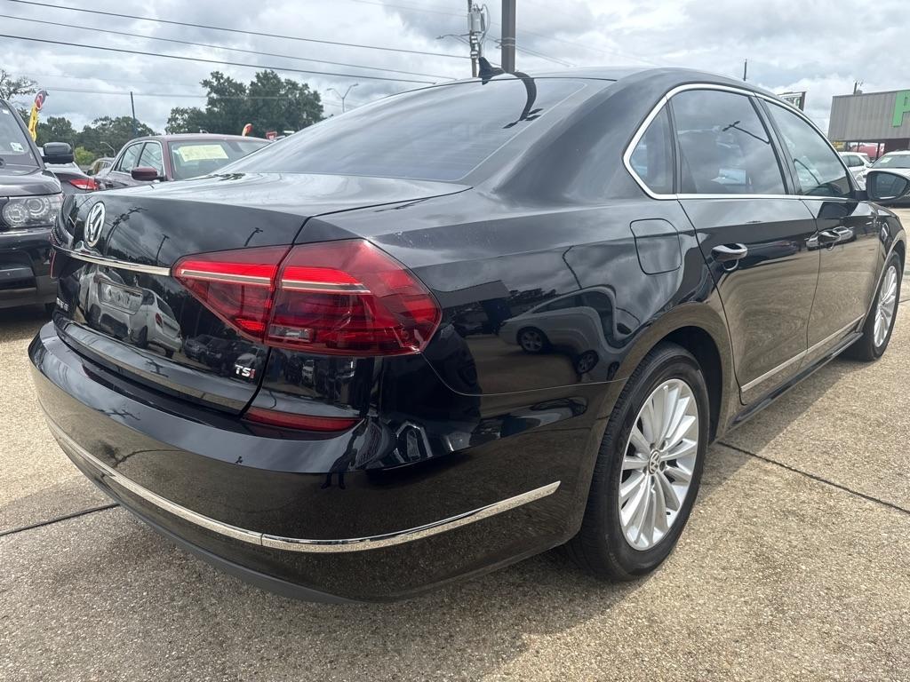 Volkswagen Passat 1.8T SE Auto 2017