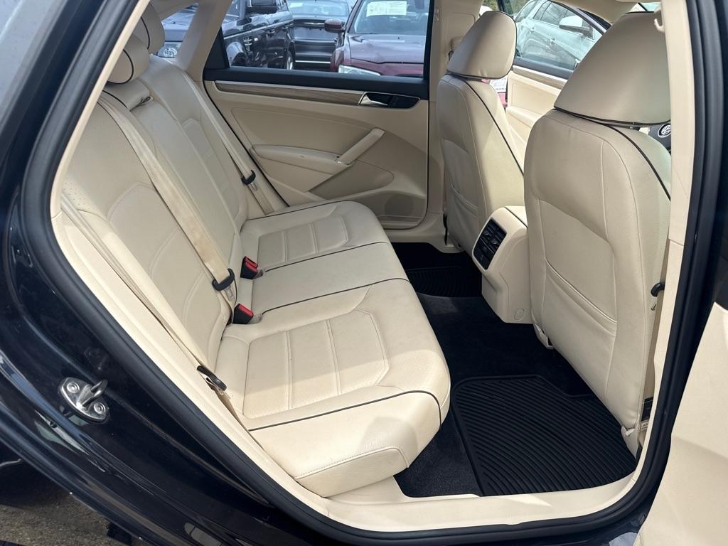 Volkswagen Passat 1.8T SE Auto 2017