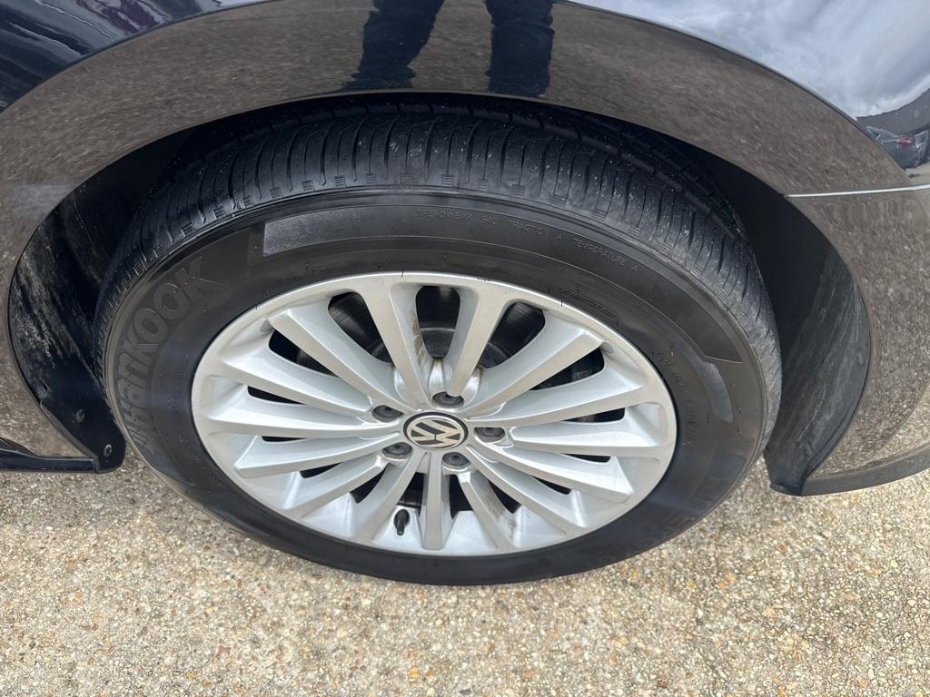 Volkswagen Passat 1.8T SE Auto 2017
