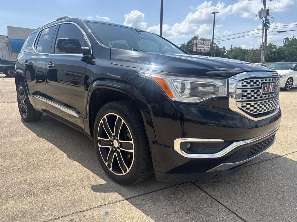 GMC Acadia FWD 4dr Denali 2017