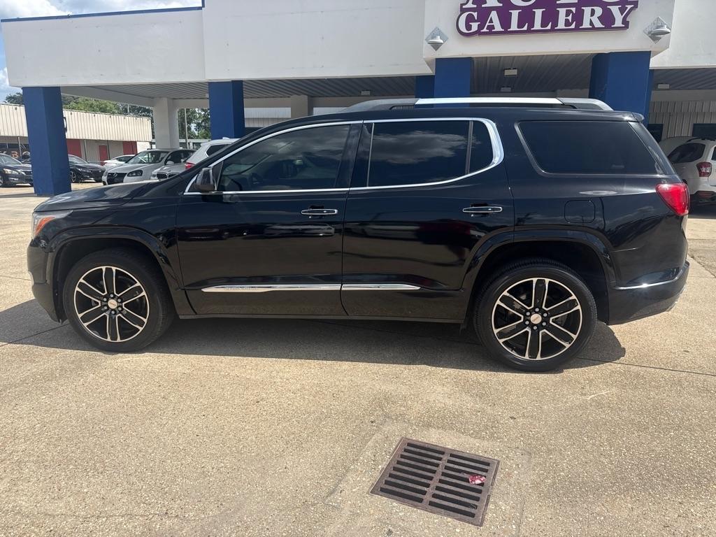 GMC Acadia FWD 4dr Denali 2017
