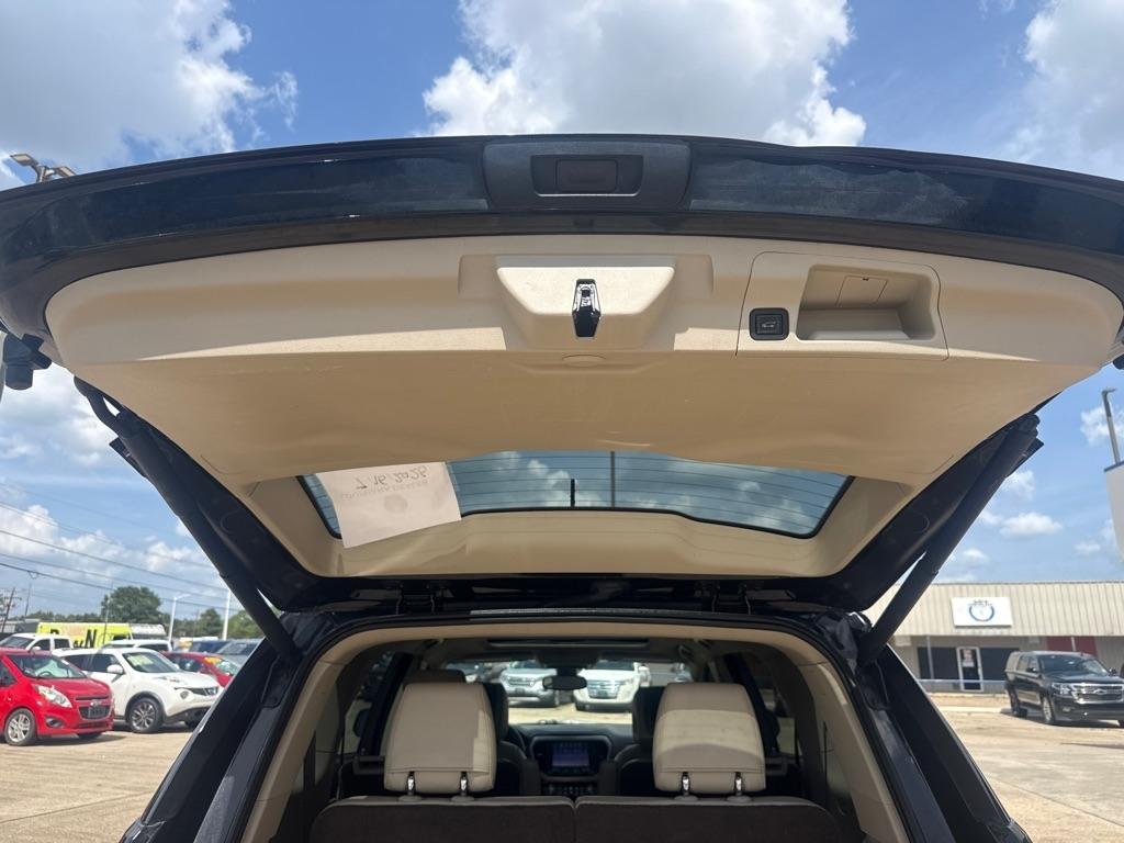 GMC Acadia FWD 4dr Denali 2017