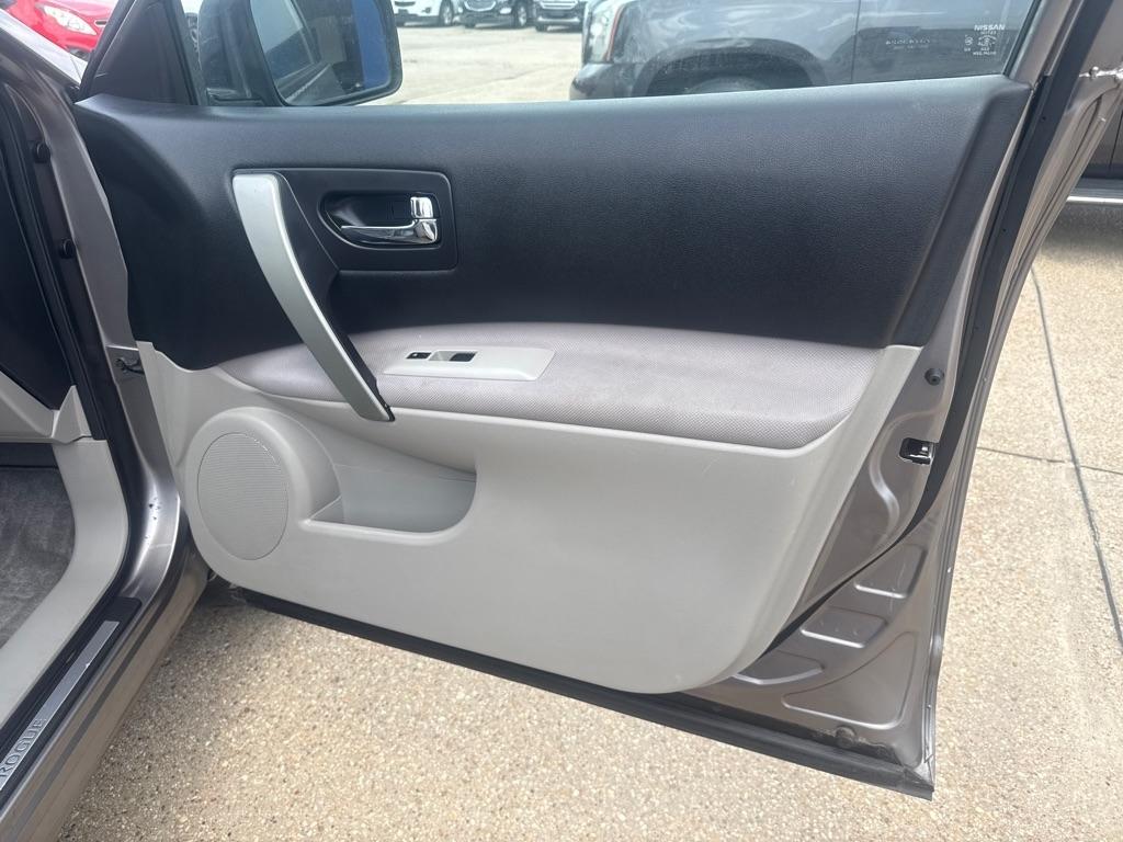 Nissan Rogue FWD 4dr SL 2010