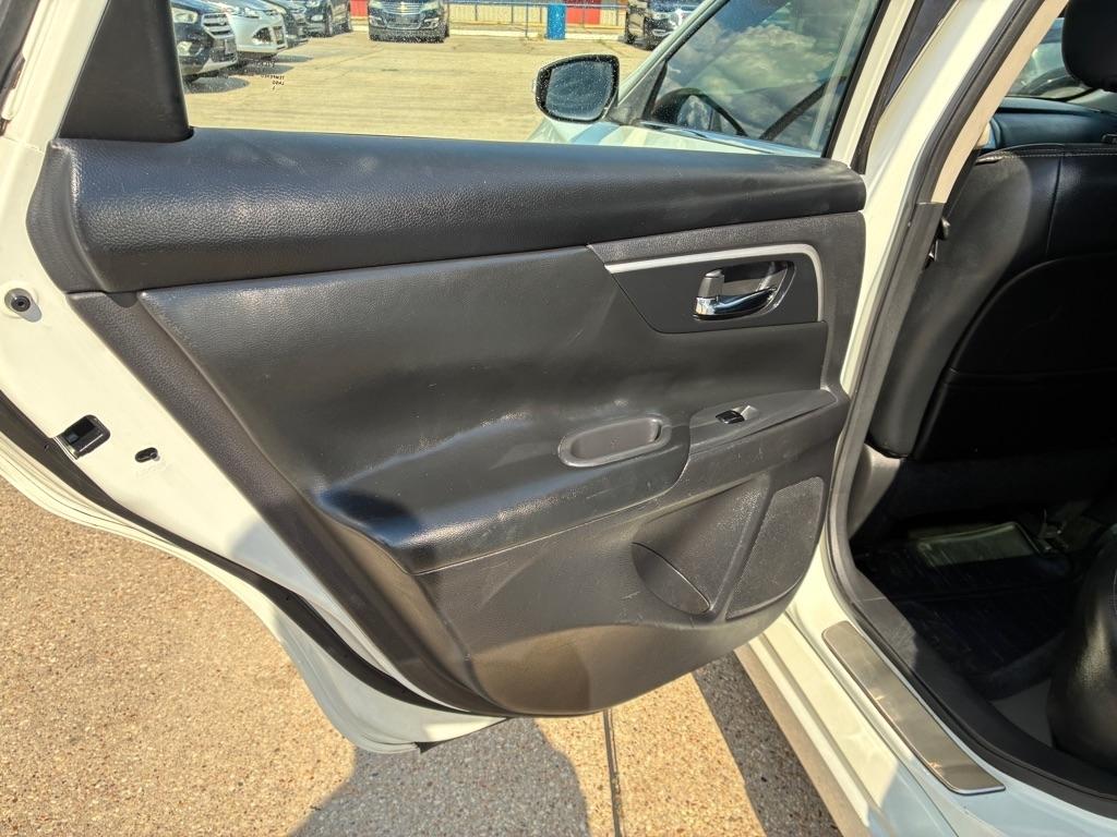 Nissan Altima 4dr Sdn I4 2.5 SL 2016