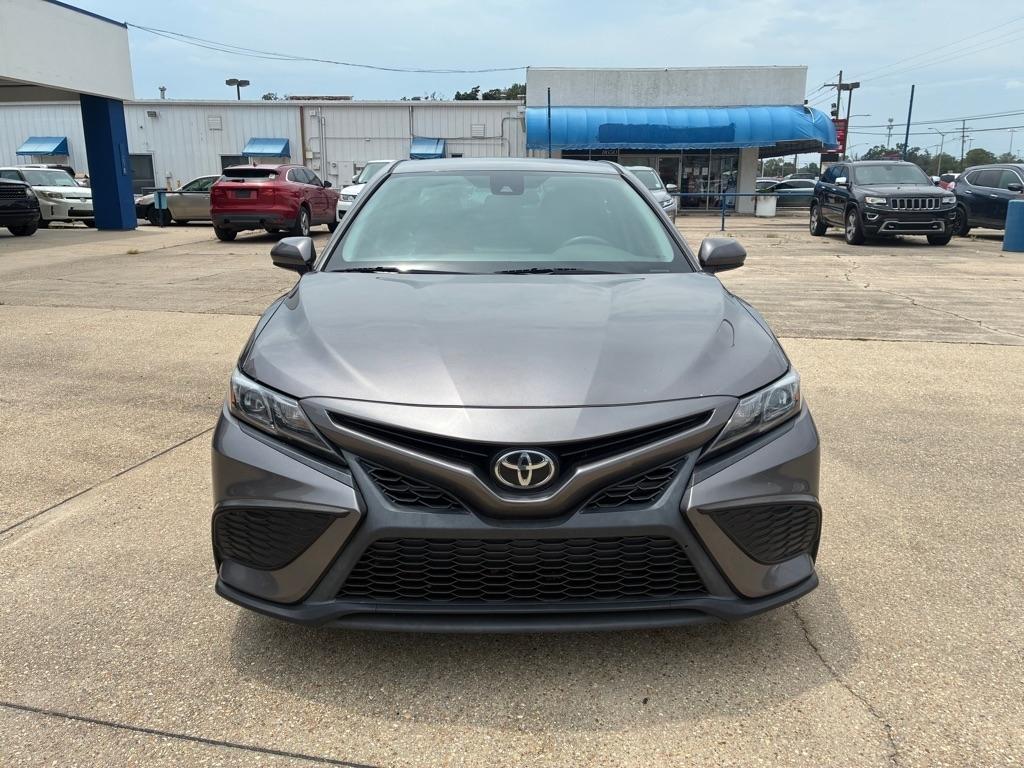 Toyota Camry SE Auto (Natl) 2021