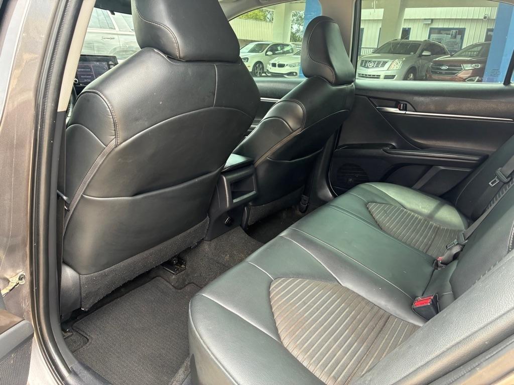 Toyota Camry SE Auto (Natl) 2021
