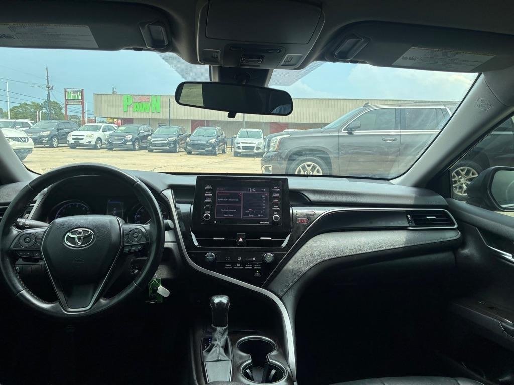 Toyota Camry SE Auto (Natl) 2021