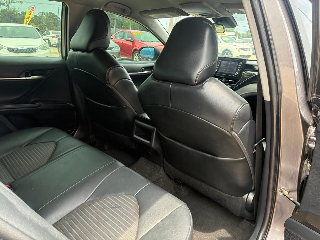 Toyota Camry SE Auto (Natl) 2021
