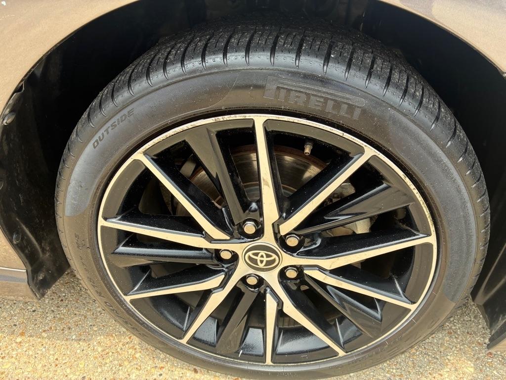 Toyota Camry SE Auto (Natl) 2021