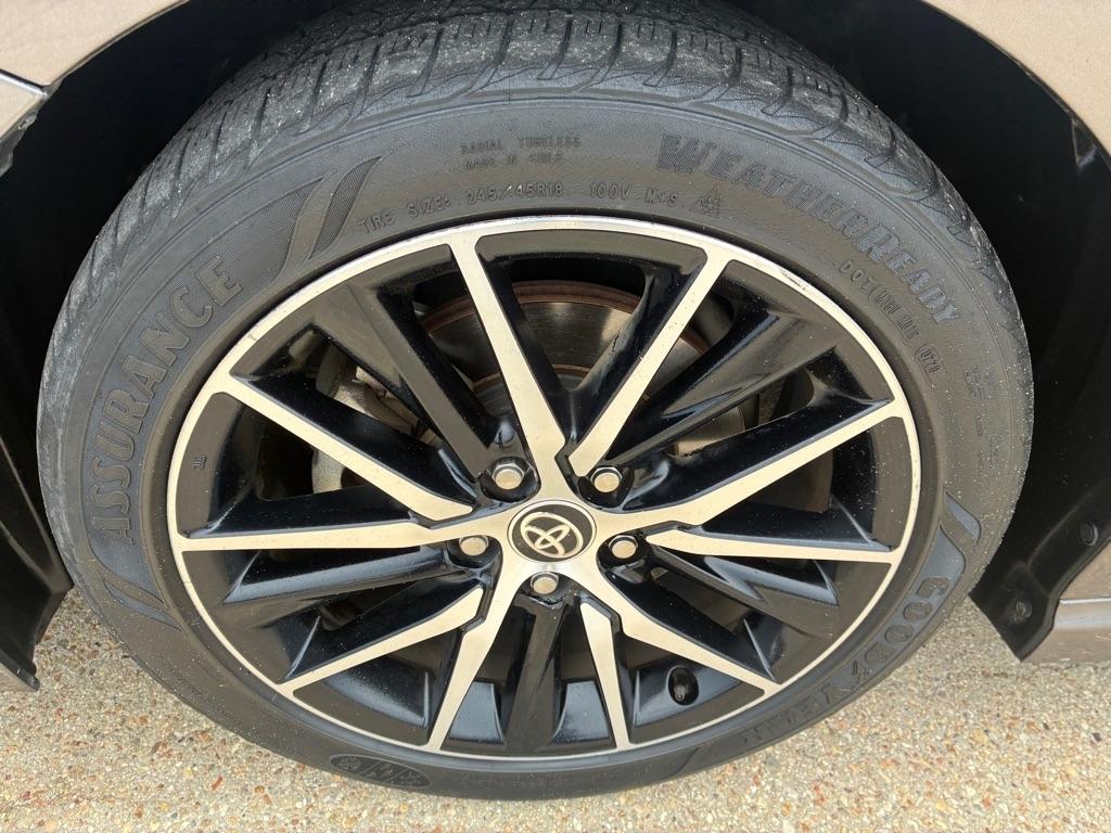 Toyota Camry SE Auto (Natl) 2021