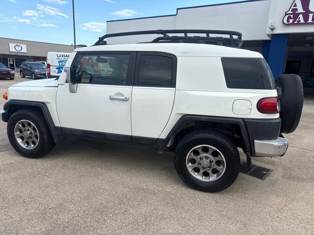 Toyota FJ Cruiser RWD 4dr Auto (Natl) 2012