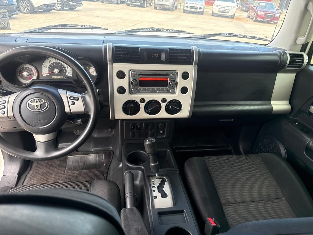 Toyota FJ Cruiser RWD 4dr Auto (Natl) 2012