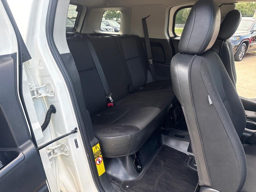 Toyota FJ Cruiser RWD 4dr Auto (Natl) 2012