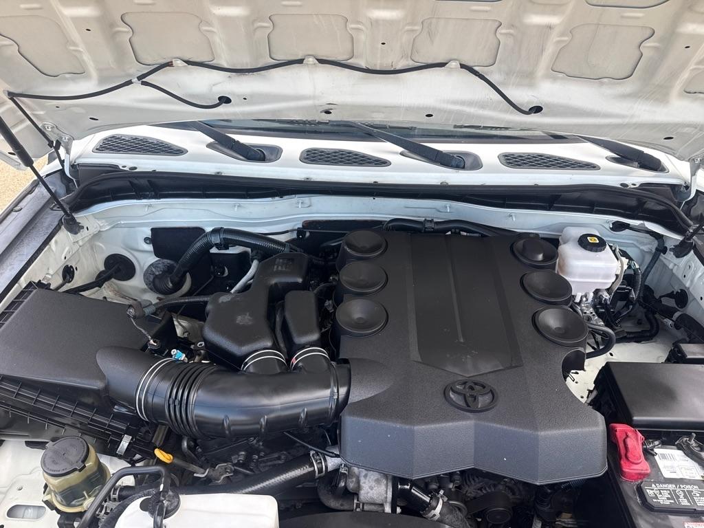 Toyota FJ Cruiser RWD 4dr Auto (Natl) 2012