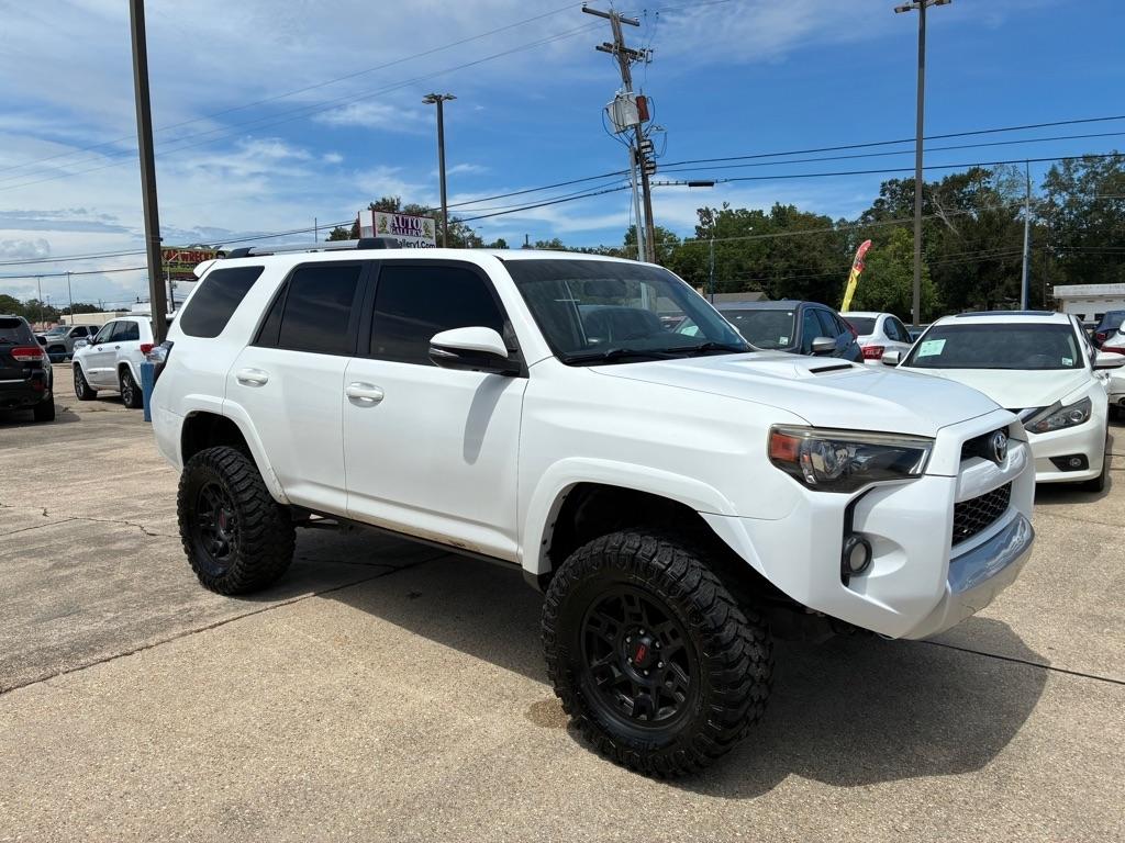 Toyota 4Runner SR5  2018