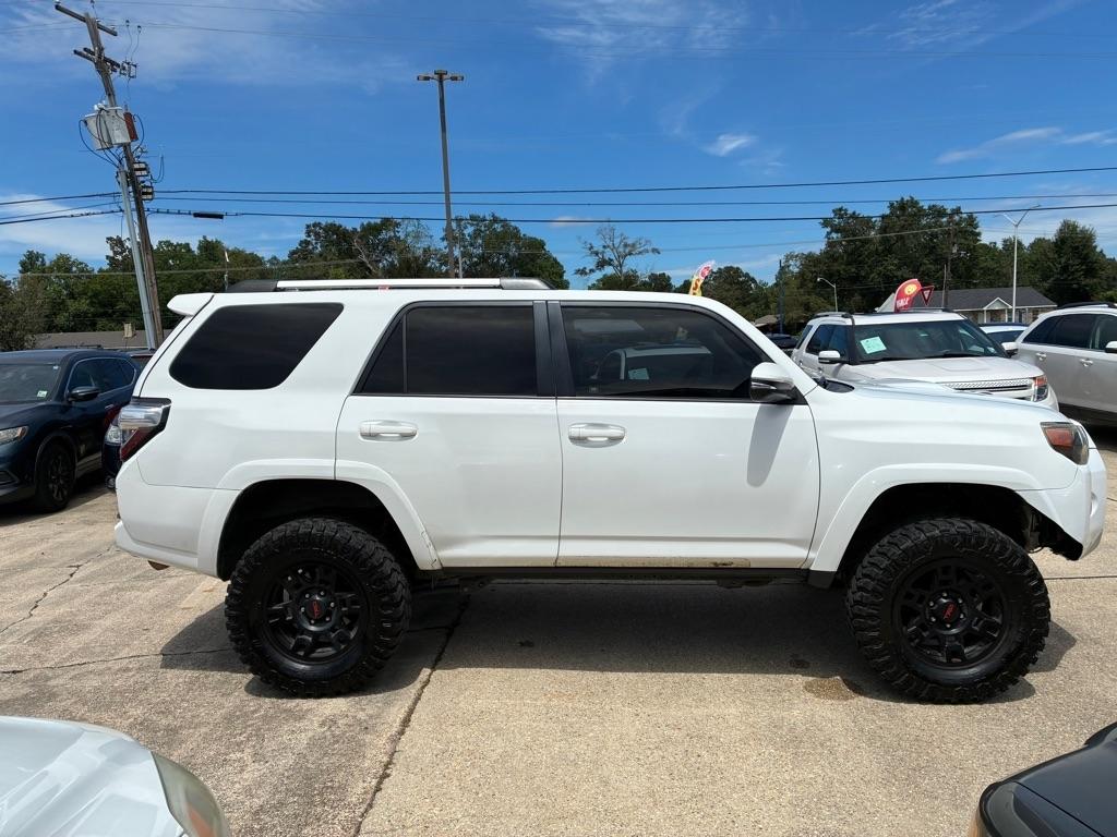 Toyota 4Runner SR5  2018