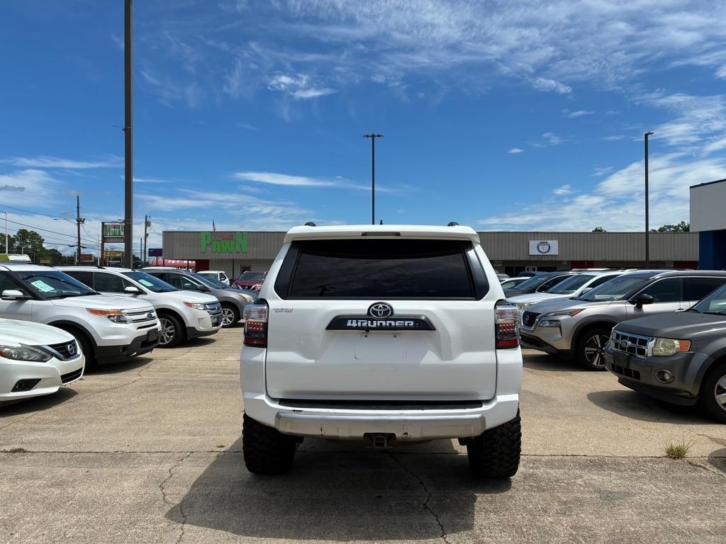 Toyota 4Runner SR5  2018