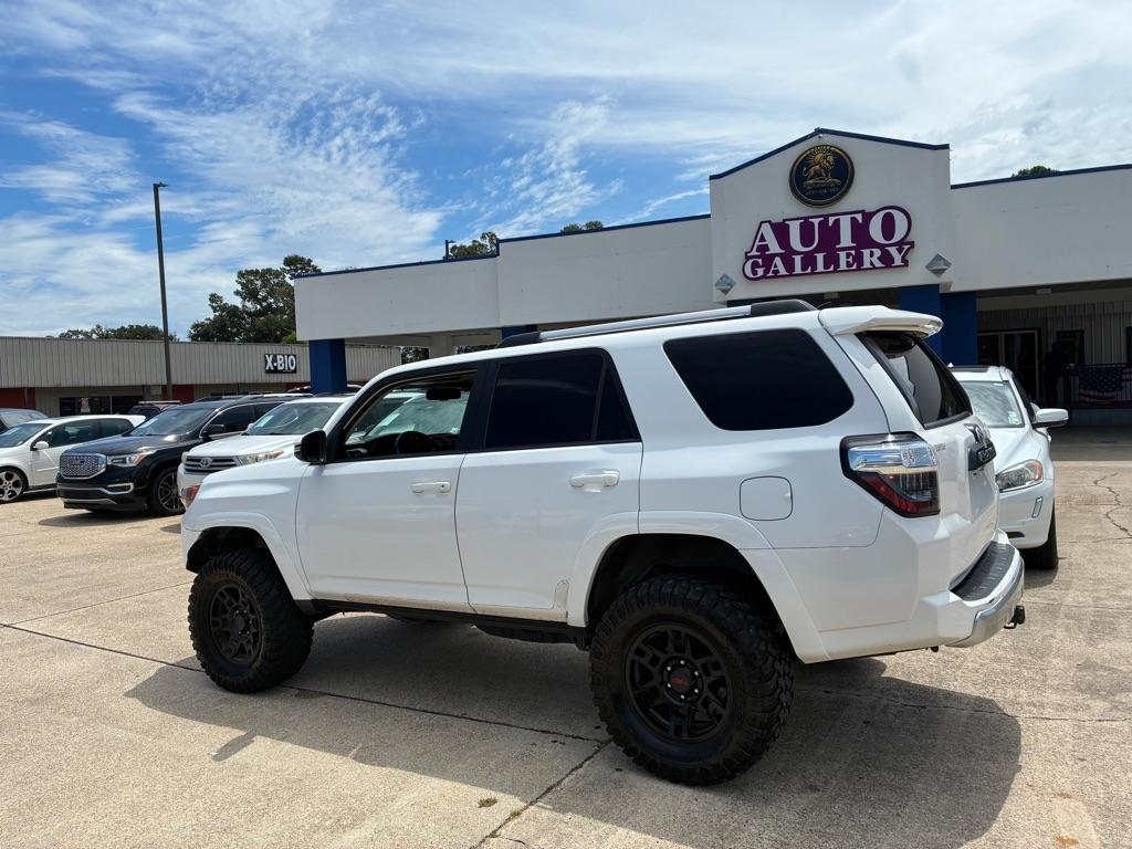 Toyota 4Runner SR5  2018