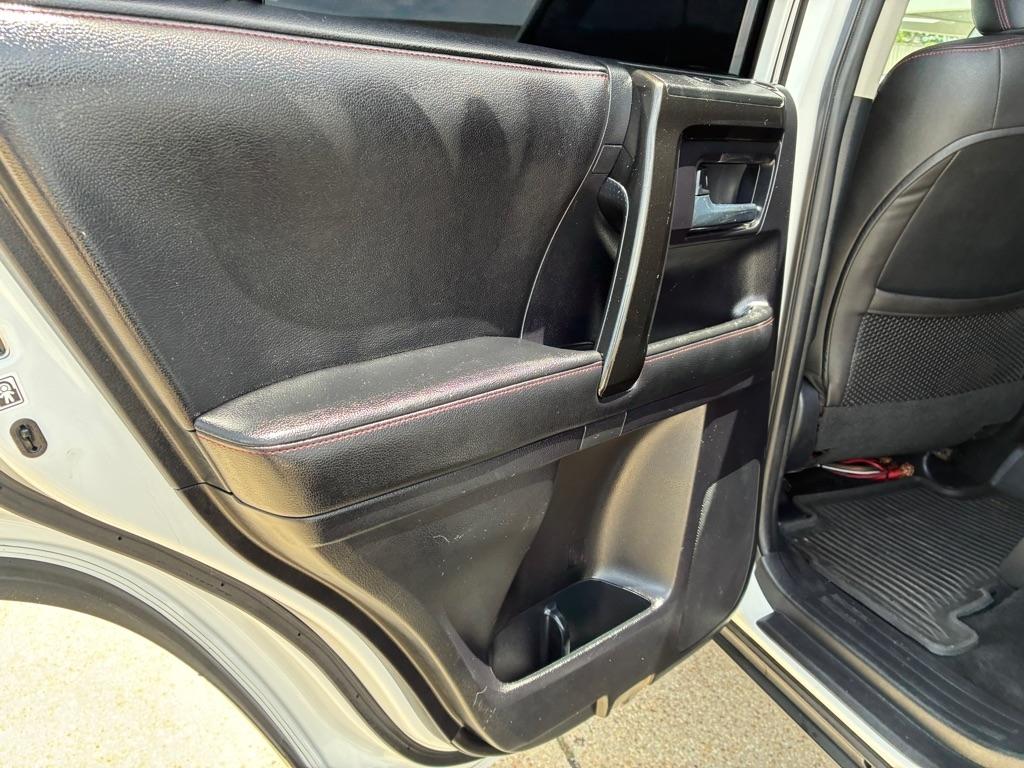 Toyota 4Runner SR5  2018
