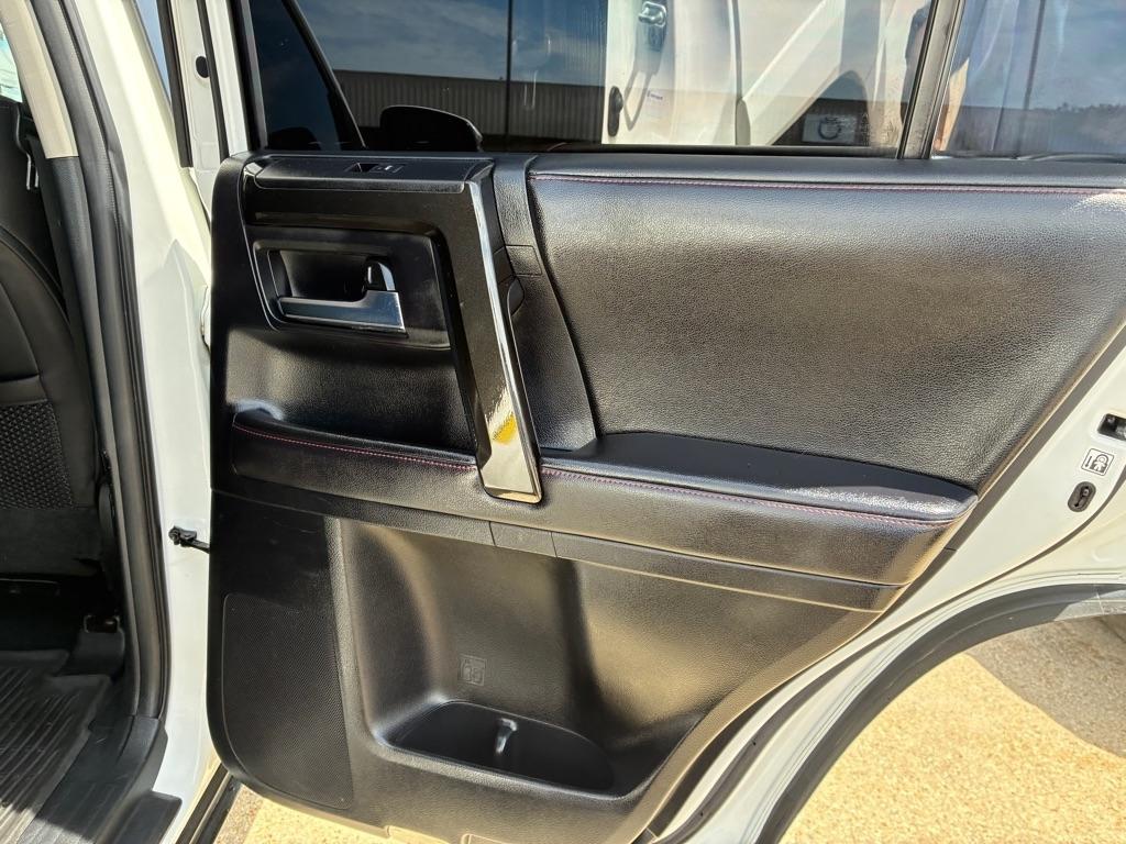 Toyota 4Runner SR5  2018