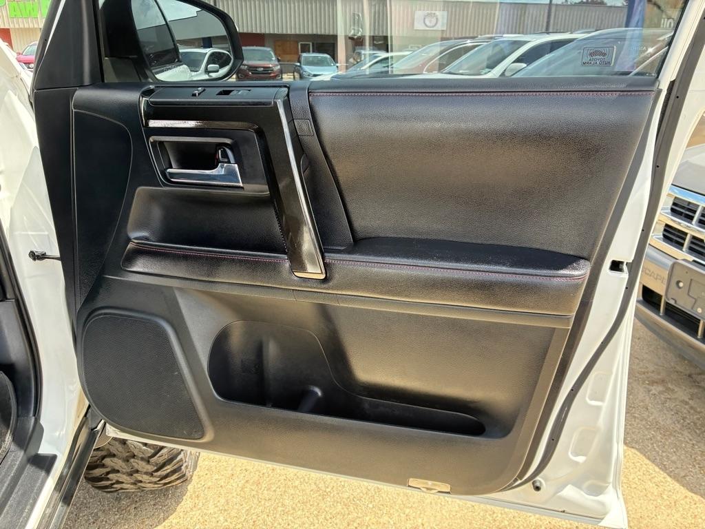 Toyota 4Runner SR5  2018