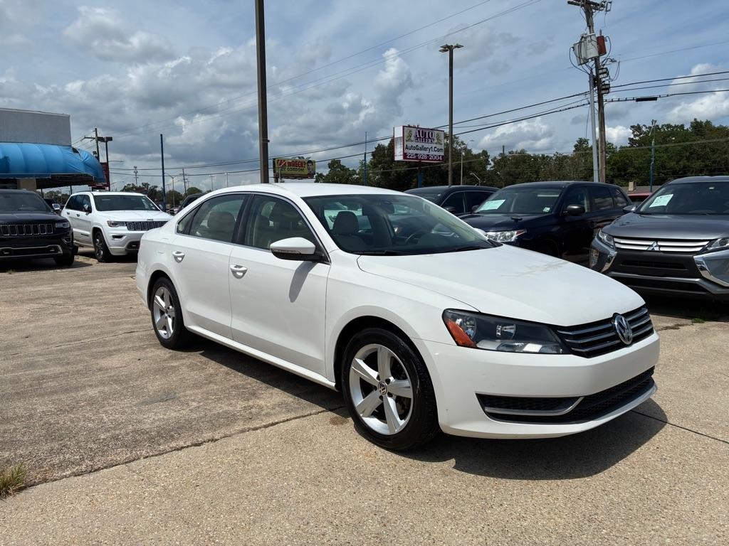 Volkswagen Passat 4dr Sdn 2.5L Auto SE 2012