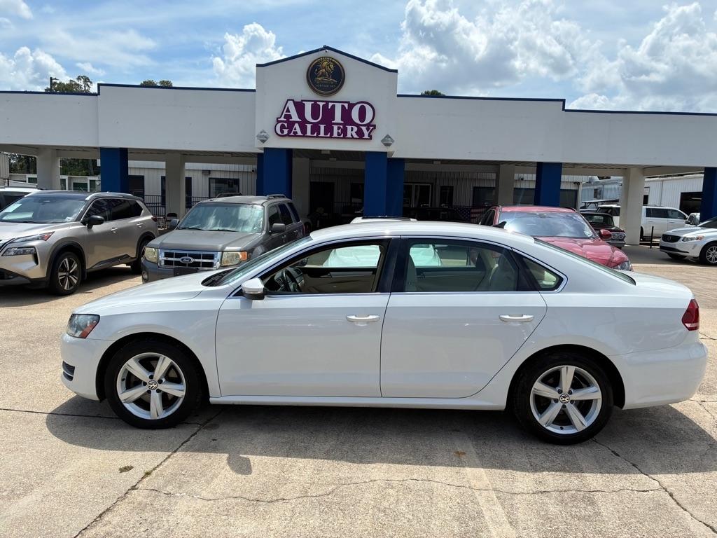 Volkswagen Passat 4dr Sdn 2.5L Auto SE 2012