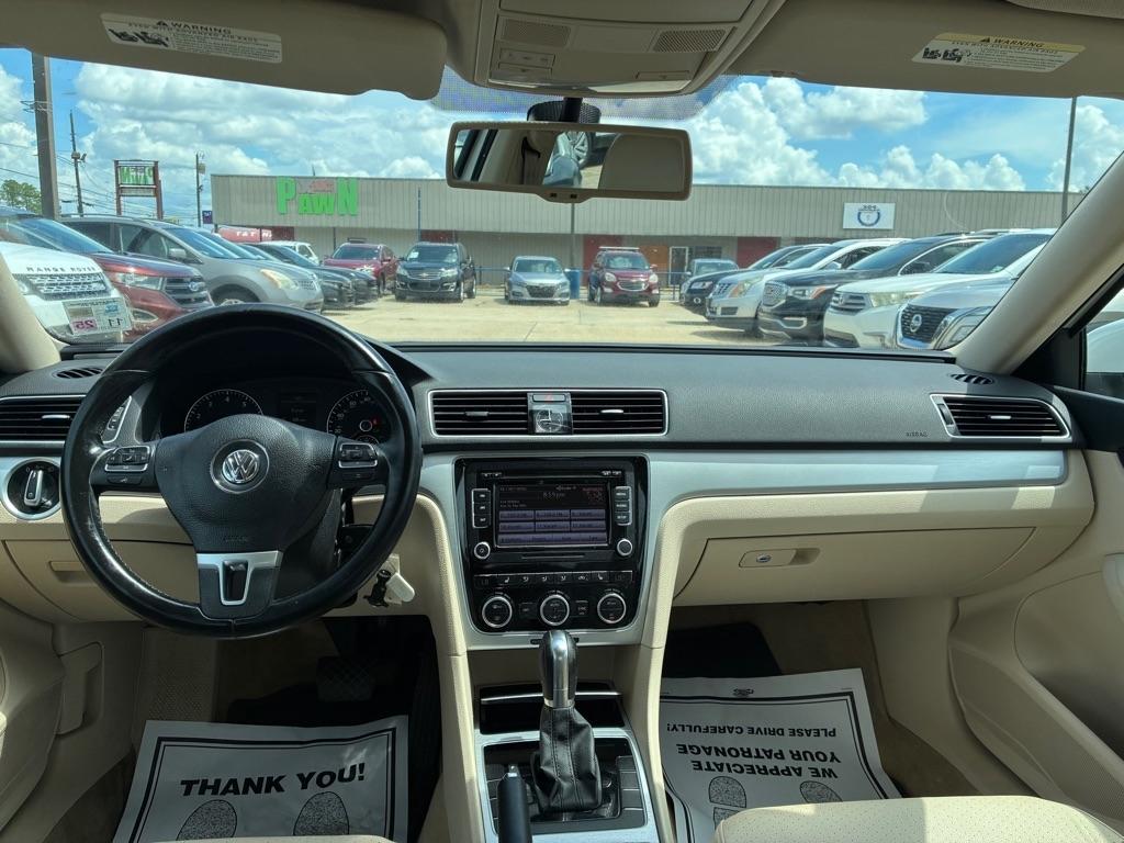 Volkswagen Passat 4dr Sdn 2.5L Auto SE 2012