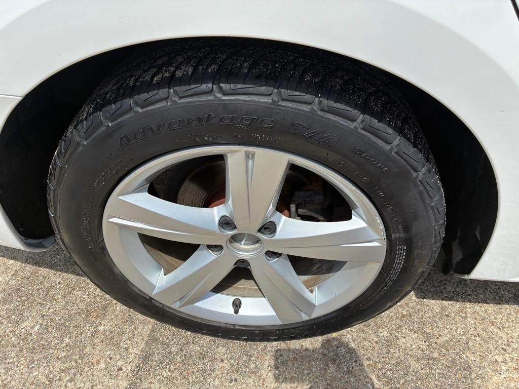 Volkswagen Passat 4dr Sdn 2.5L Auto SE 2012