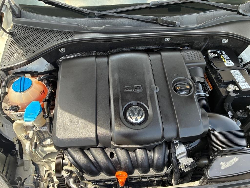 Volkswagen Passat 4dr Sdn 2.5L Auto SE 2012