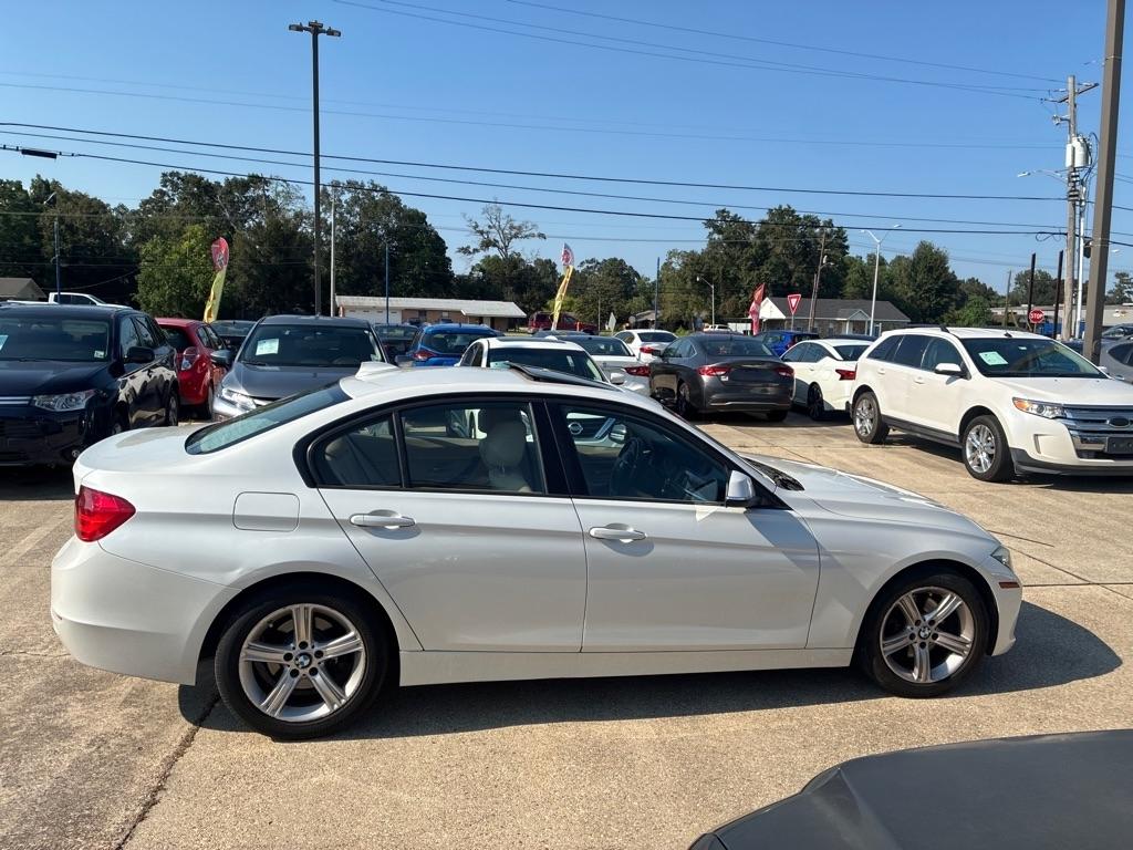 BMW 3 Series 4dr Sdn 320i RWD 2014