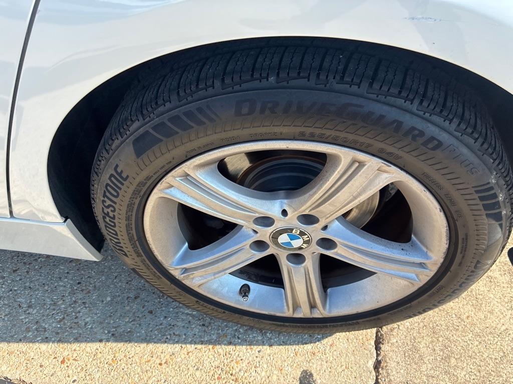 BMW 3 Series 4dr Sdn 320i RWD 2014
