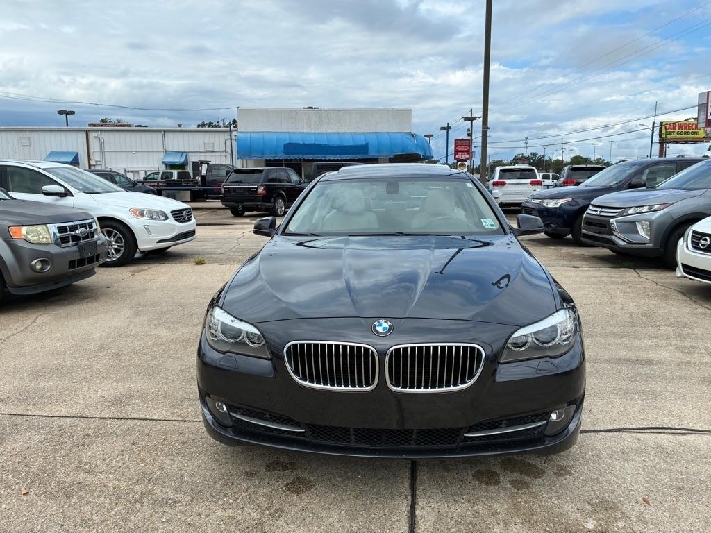 BMW 5 Series 4dr Sdn 528i RWD 2011