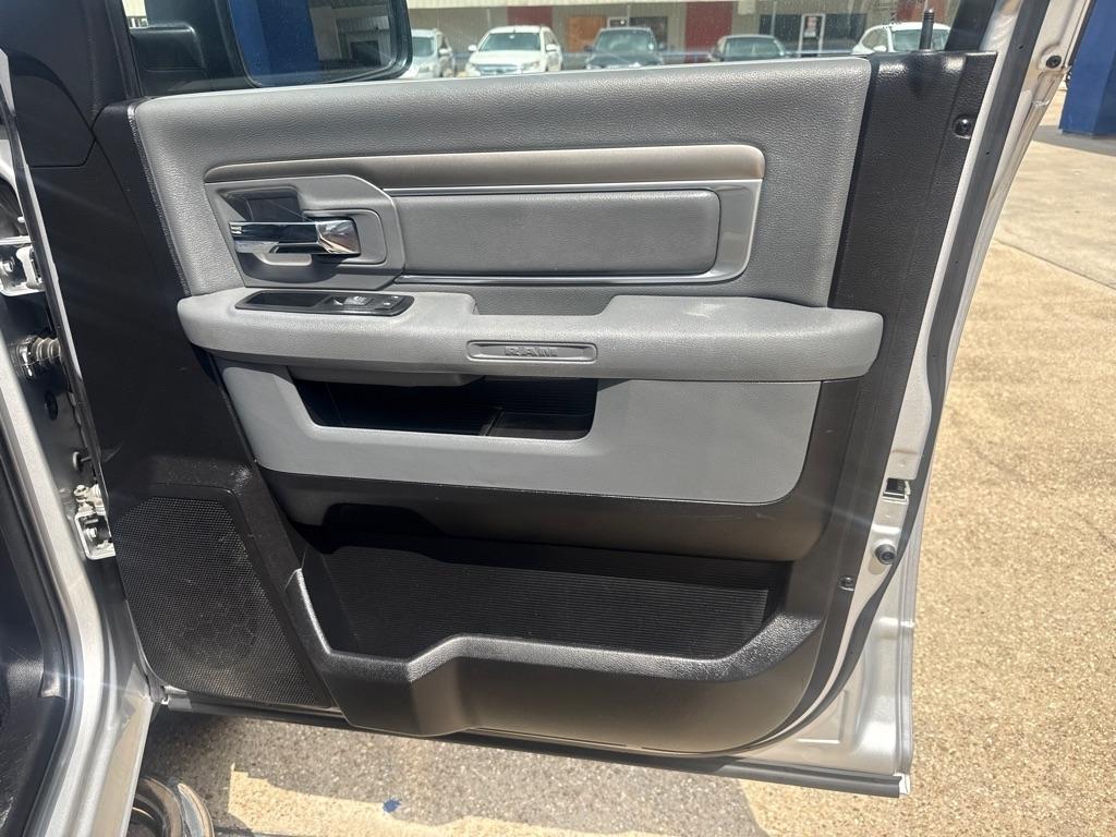 RAM 1500 2WD Crew Cab 149" Big Horn 2015