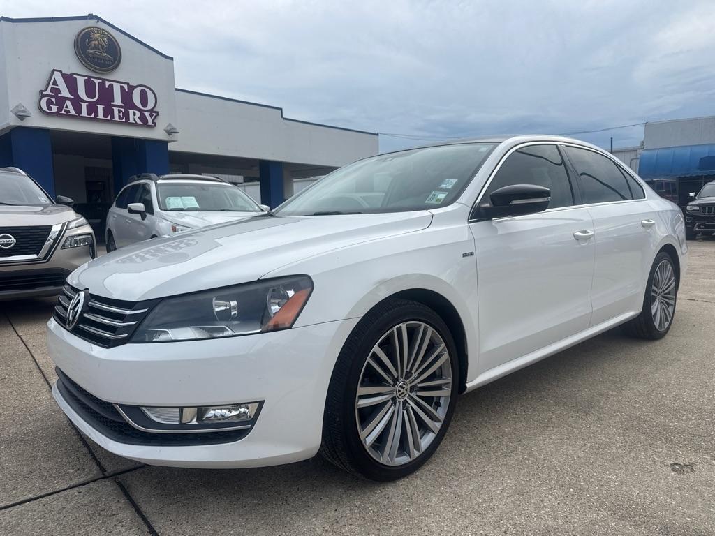 Volkswagen Passat 4dr Sdn 1.8T Auto Sport PZEV 2015