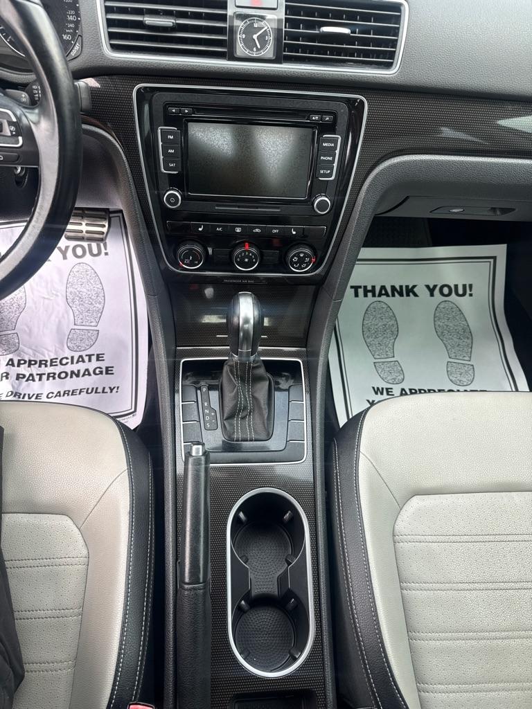 Volkswagen Passat 4dr Sdn 1.8T Auto Sport PZEV 2015