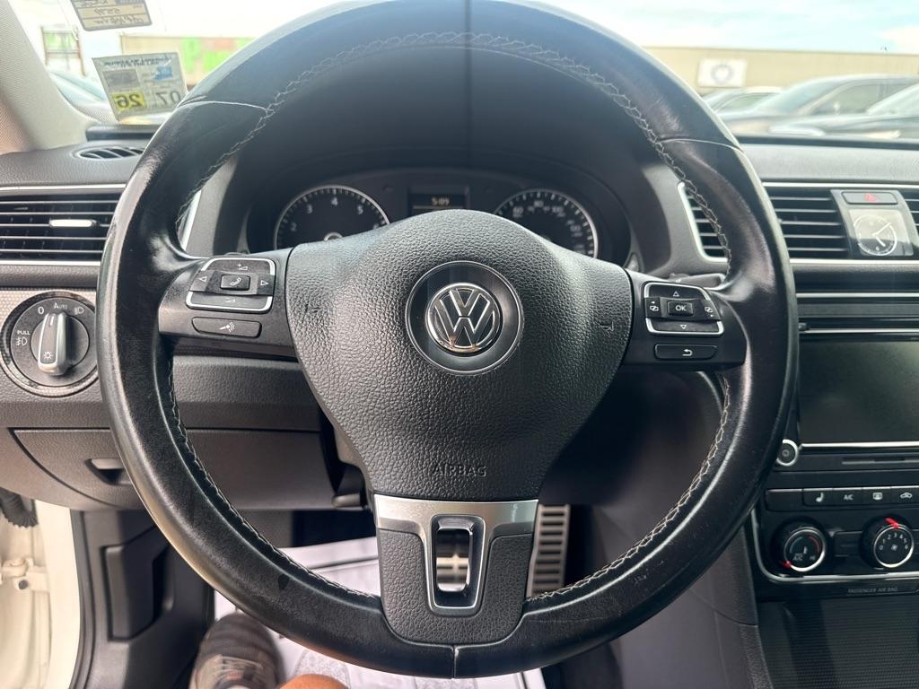 Volkswagen Passat 4dr Sdn 1.8T Auto Sport PZEV 2015