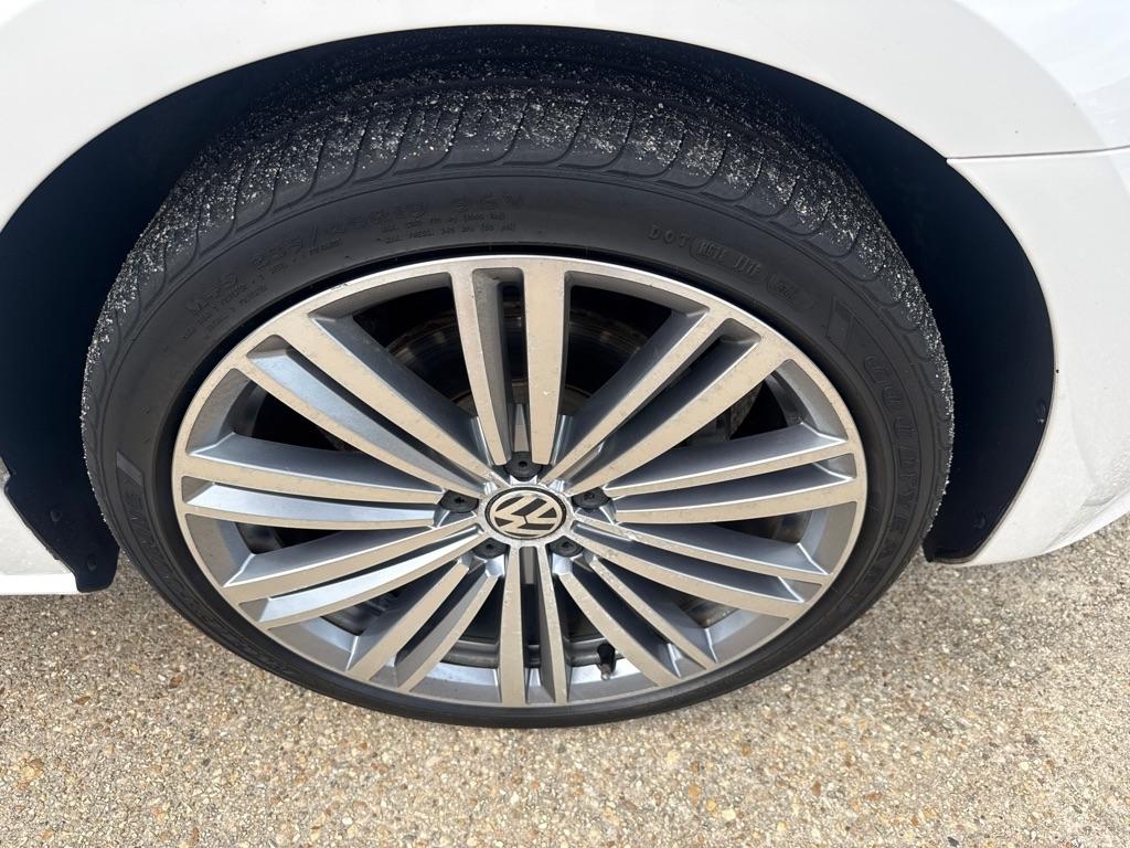 Volkswagen Passat 4dr Sdn 1.8T Auto Sport PZEV 2015