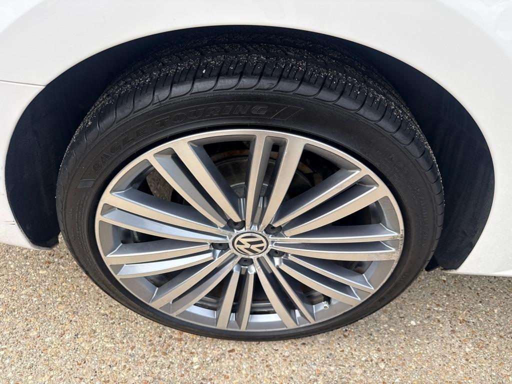 Volkswagen Passat 4dr Sdn 1.8T Auto Sport PZEV 2015