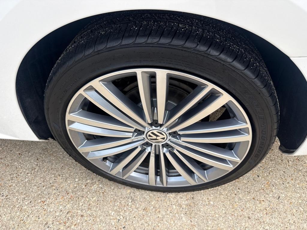 Volkswagen Passat 4dr Sdn 1.8T Auto Sport PZEV 2015