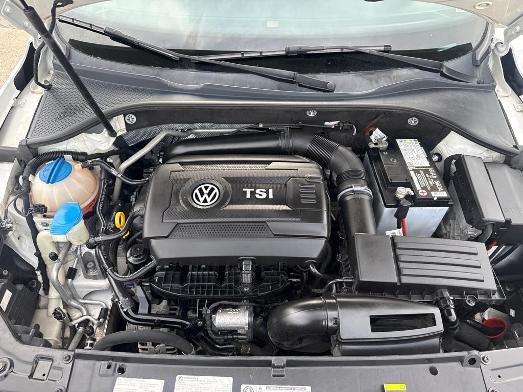 Volkswagen Passat 4dr Sdn 1.8T Auto Sport PZEV 2015