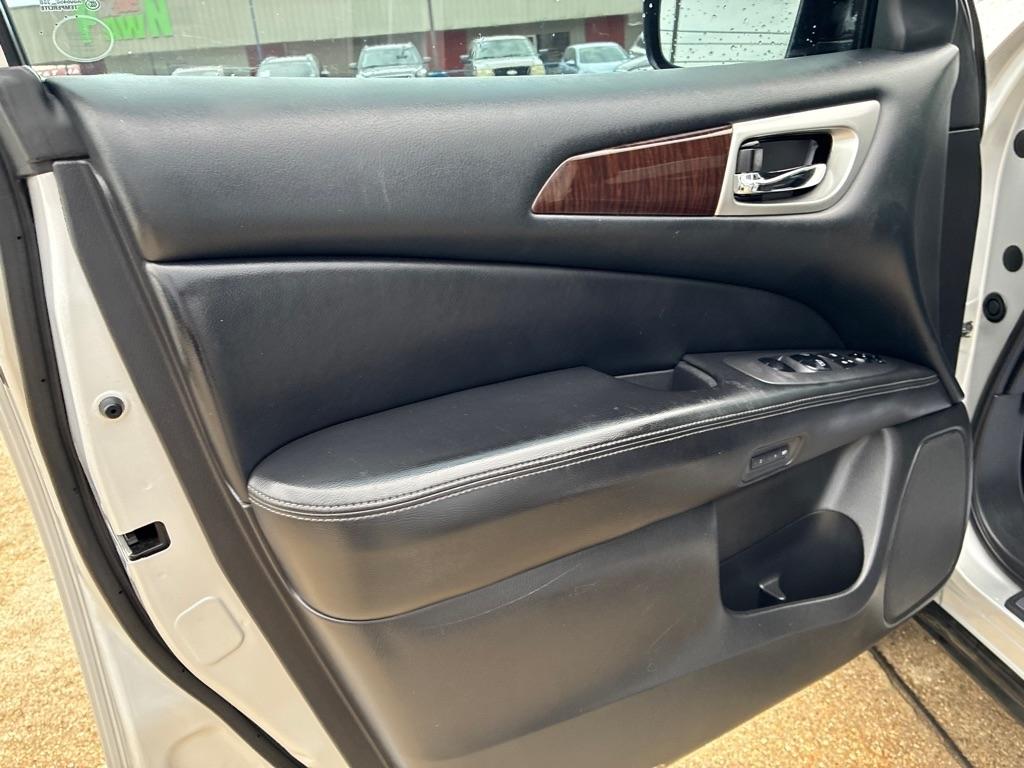 Nissan Pathfinder 2WD 4dr Platinum 2013