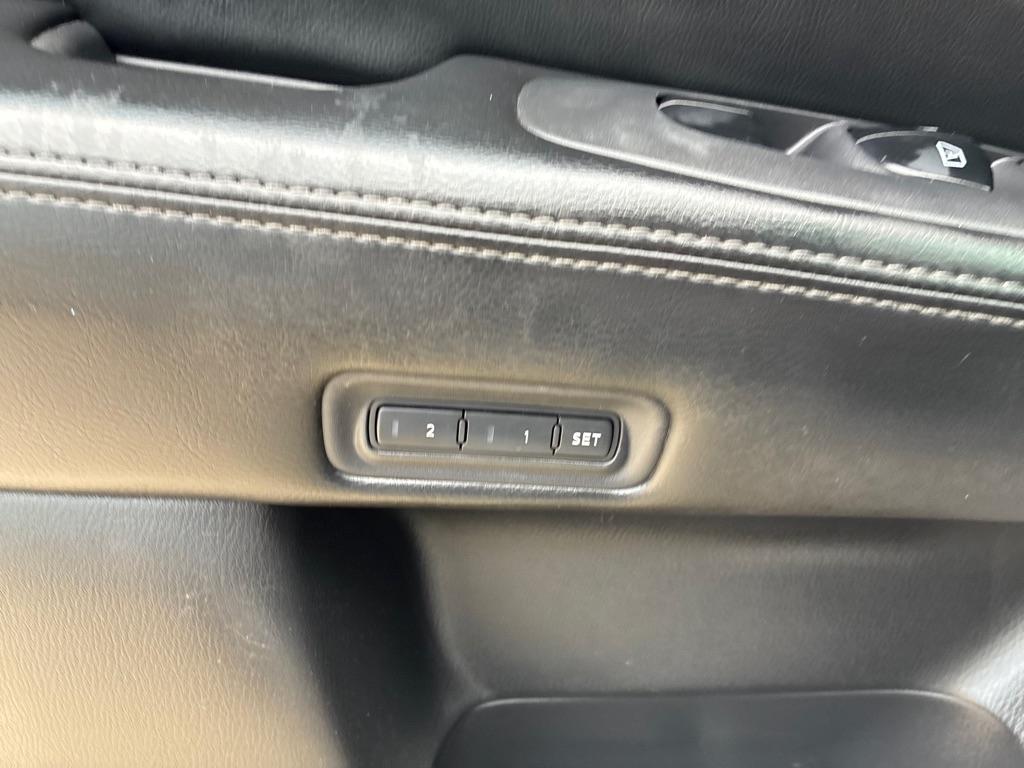 Nissan Pathfinder 2WD 4dr Platinum 2013