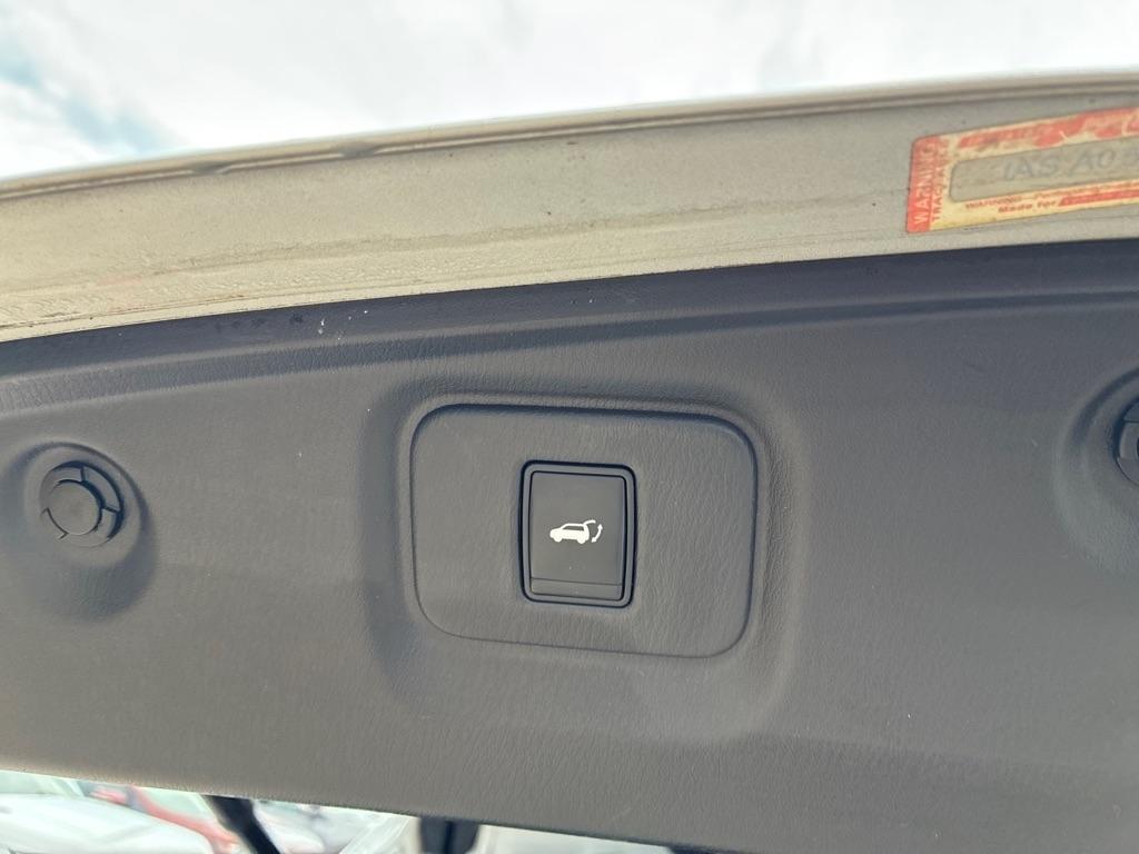 Nissan Pathfinder 2WD 4dr Platinum 2013