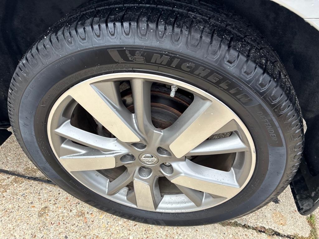 Nissan Pathfinder 2WD 4dr Platinum 2013