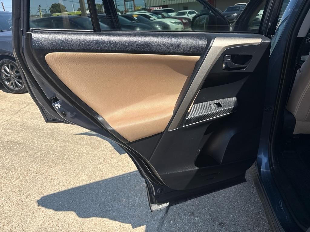 Toyota RAV4 FWD 4dr XLE (Natl) 2014